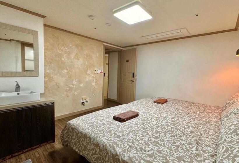 اتاق استاندارد, Roi Guesthouse
