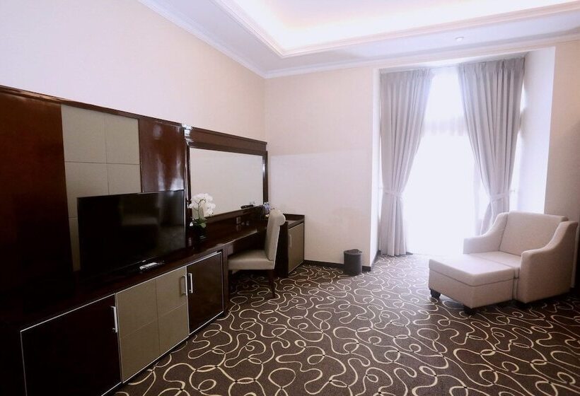 Executive Suite, Adhiwangsa