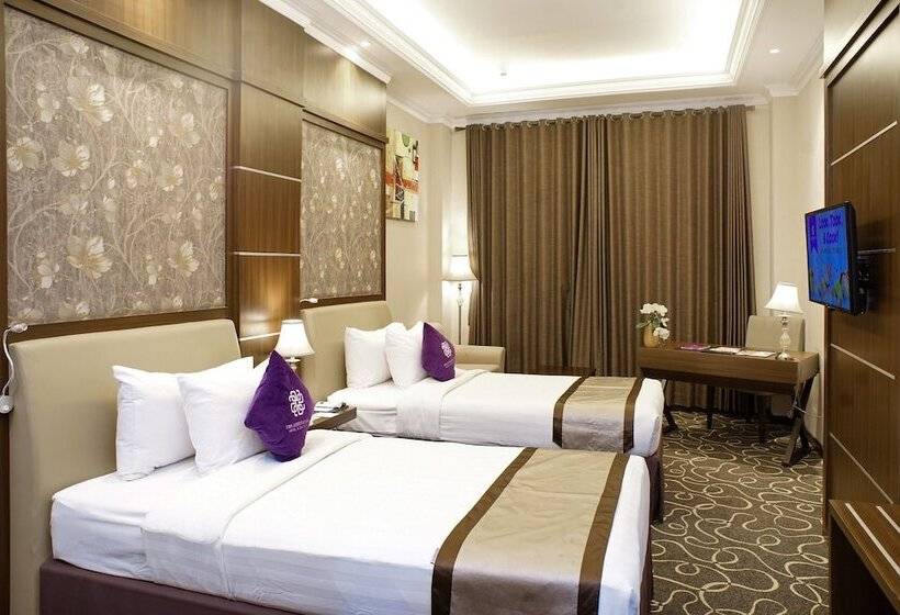 Deluxe Kamer, Adhiwangsa