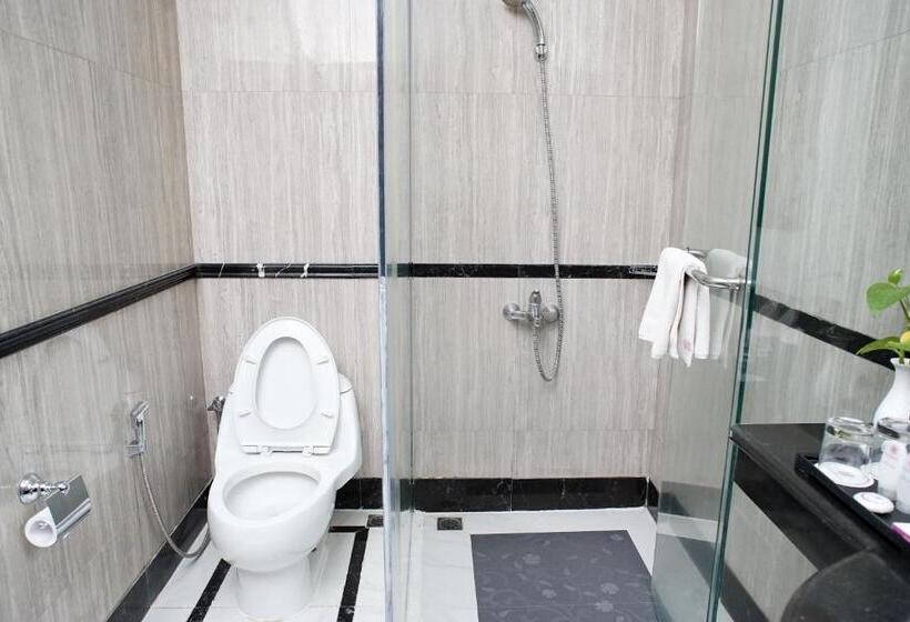 Superior Kamer, Adhiwangsa