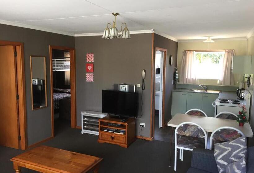 스탠다드 스튜디오, Alexandra Motor Lodge Nz