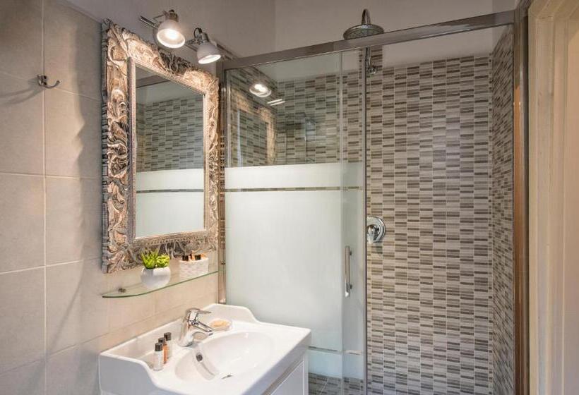 דירת שני חדרים, Navona Tower Relais