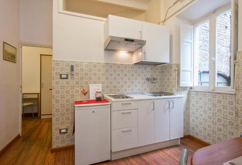 דירת שני חדרים, Navona Tower Relais