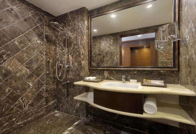 اتاق اجرایی, Ramada Plaza By Wyndham Chandigarh Zirakpur