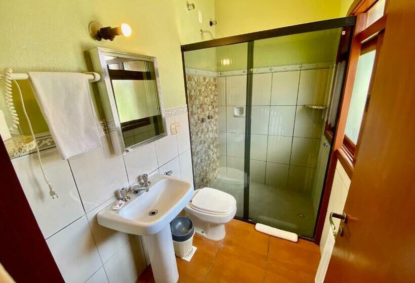 Quarto Superior com Sacada, Pousada Gramado