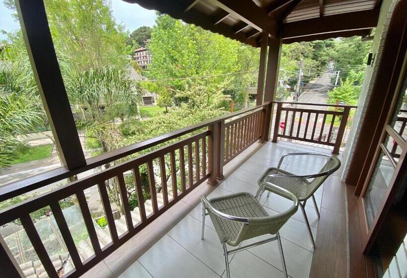 Quarto Triplo Superior, Pousada Gramado