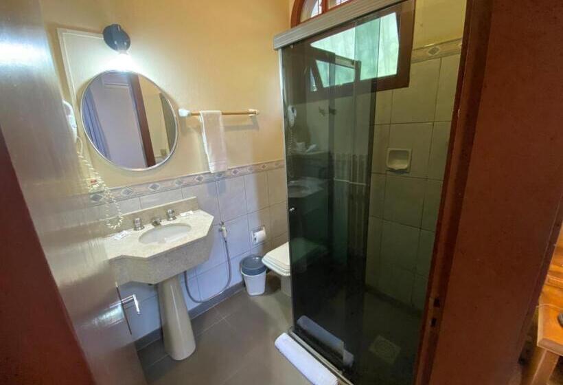 Quarto Triplo Estandar, Pousada Gramado