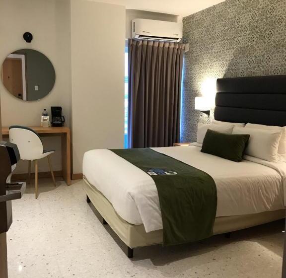 اتاق لوکس با تخت بزرگ, Ros Gaud