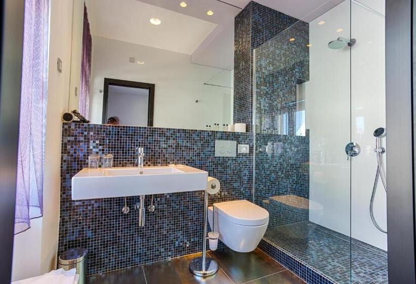 اتاق لوکس, Starlight Luxury Rooms