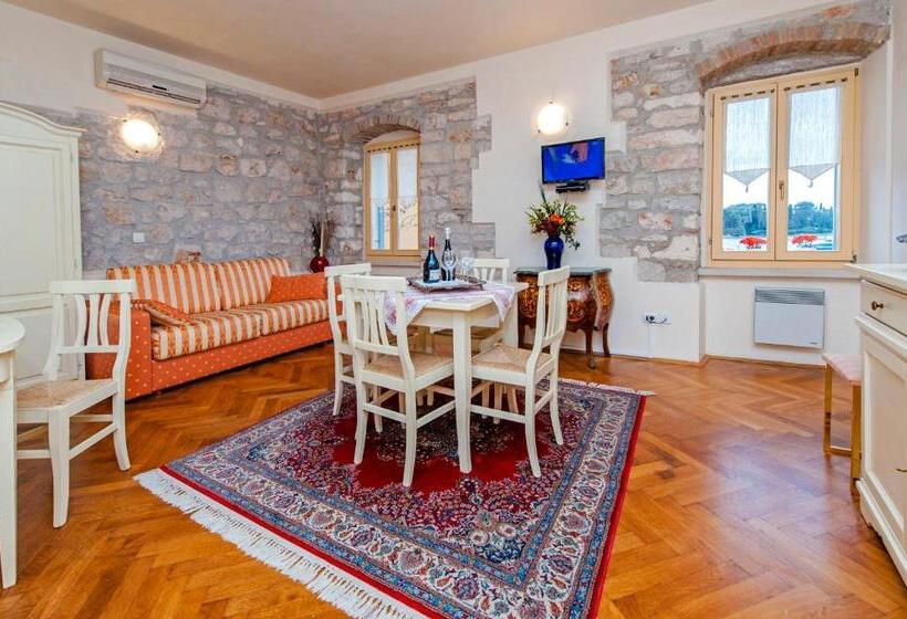 Apartamento 1 Dormitório Vista Mar, Residence La Carera