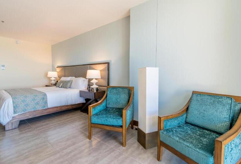 اتاق لوکس با بالکن و چشم‌انداز دریا, Croc S Resort & Casino