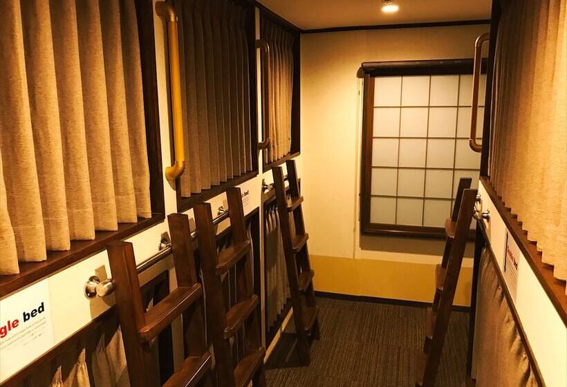 Кровать в Общей Комнате, K S House Takayama   Quality Hostels
