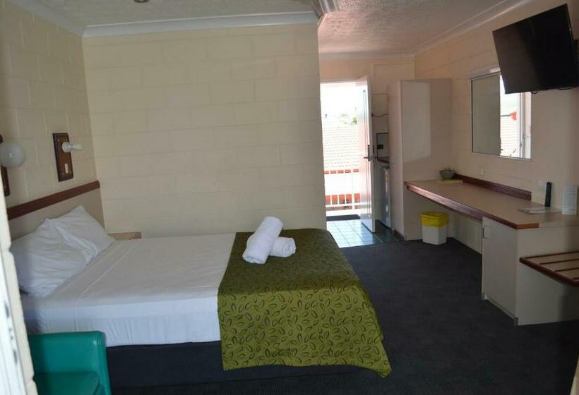 Номер Стандарт Вид на Бассейн, Monte Carlo Motor Inn