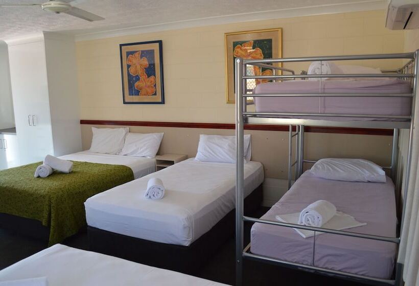 Семейное Студио, Monte Carlo Motor Inn
