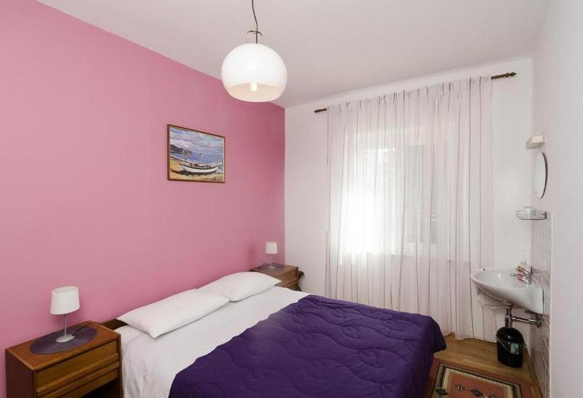 2 Bedrooms Suite Sea View, Guesthouse Moretić