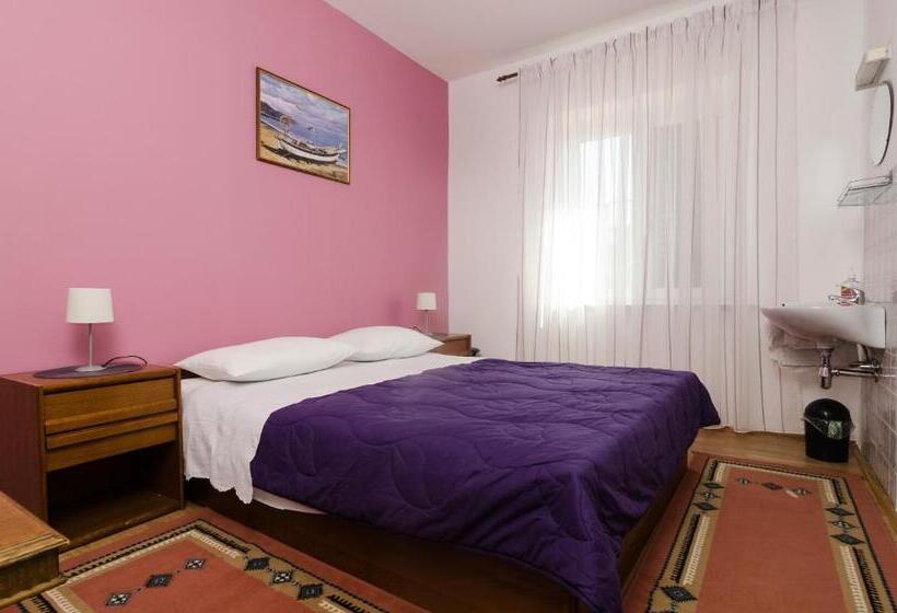 2 Bedrooms Suite Sea View, Guesthouse Moretić
