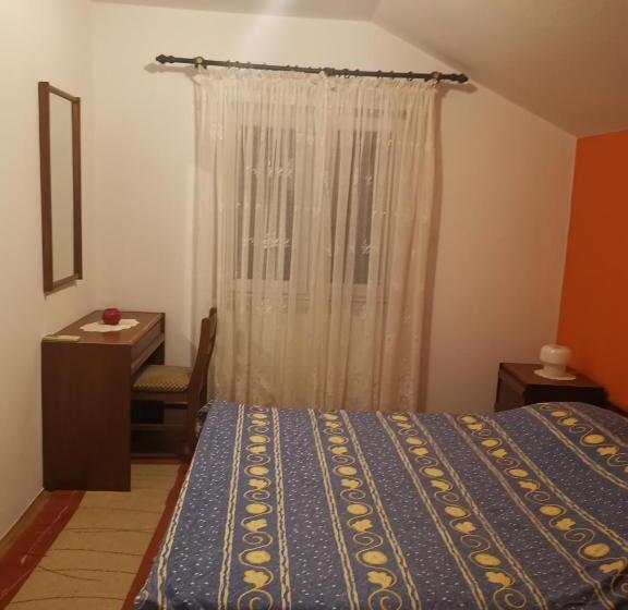 Quarto Basic, Guesthouse Moretić
