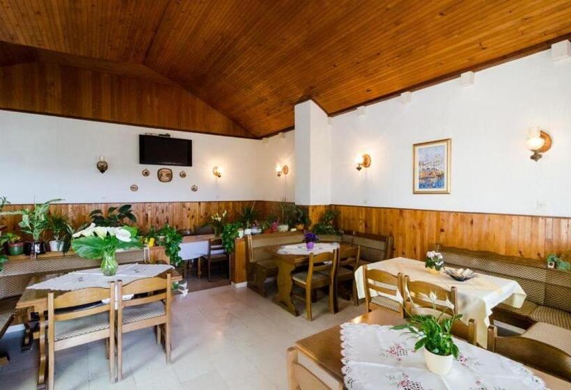 Quarto Basic, Guesthouse Moretić