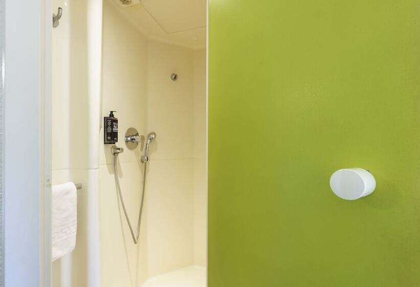 Номер Стандарт Трехместный, B&B HOTEL Chateauroux A20 l'occitane