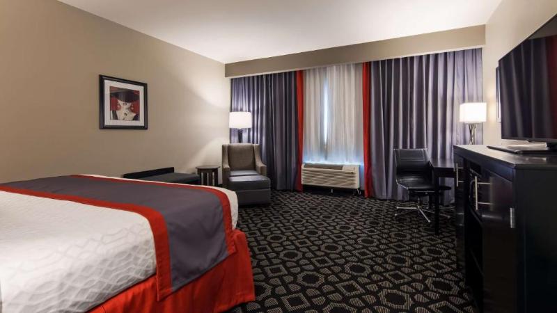 キングサイズベッドのスタンダードルーム, Best Western Plus Laredo Inn & Suites