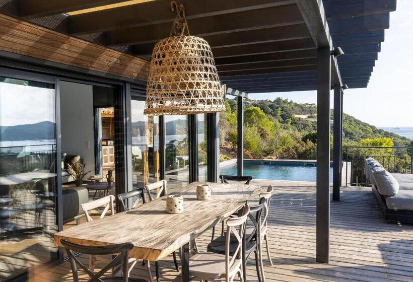 ویلای یک اتاق خوابه با استخر شنا, Residence Casarina