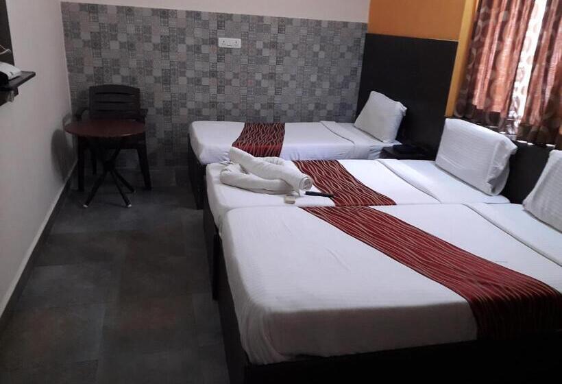 חדר משפחתי דלוקס, Season 4 Residences  Thiruvanmiyur Near Tidel Park Apollo Proton Cancer Center And Iit Madras Resear