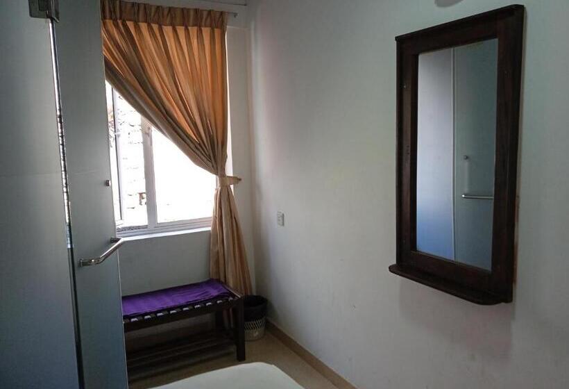 חדר אקונומי יחיד, Vino Villa Tourists & Local Accommodations   24 Hrs