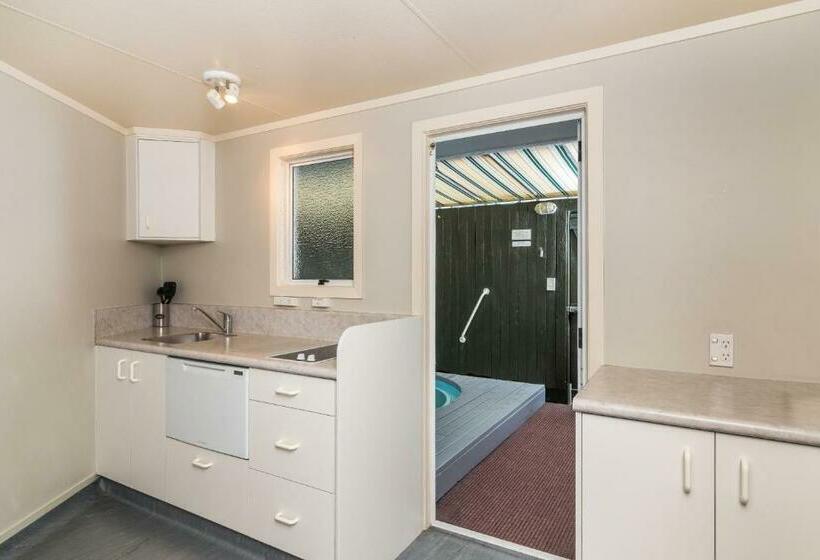 Студия Стандарт, Phoenix Thermal Resort  Taupo