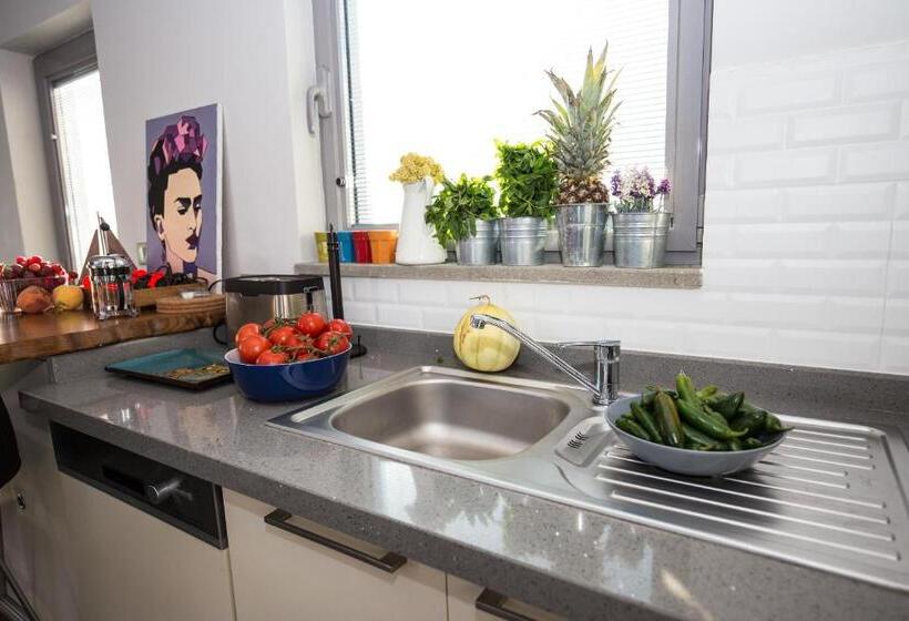 Апартаменты 2 Спальни Вид на Море, Degirmenburnu Residence