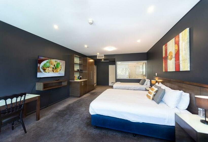 Люкс Повышенной Комфортности, Sfera's Park Suites & Convention Centre