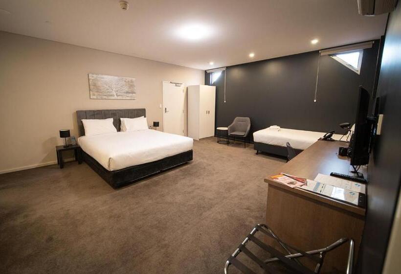 Стандартный Номер Кровать Кинг, Sfera's Park Suites & Convention Centre