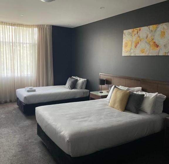 Трехместный Номер Стандарт Вид на Сад, Sfera's Park Suites & Convention Centre