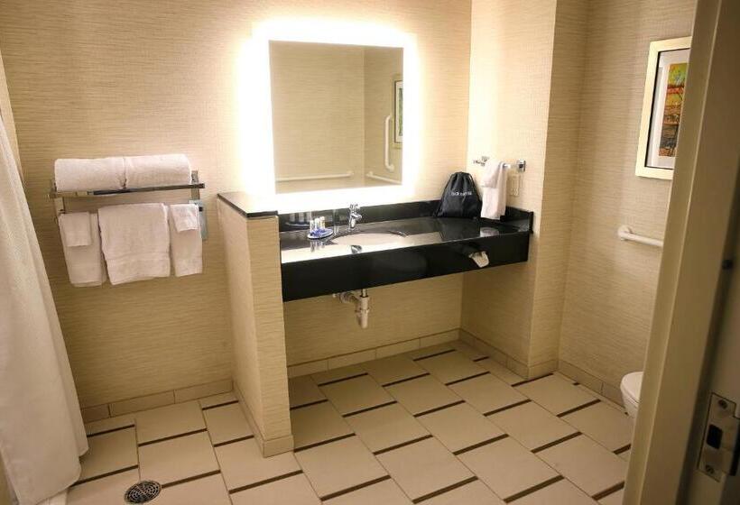 Номер Стандарт, Fairfield Inn & Suites By Marriott Madison Verona