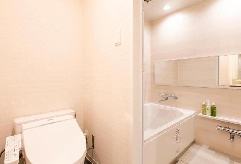 Quarto Superior, Gracery Naha