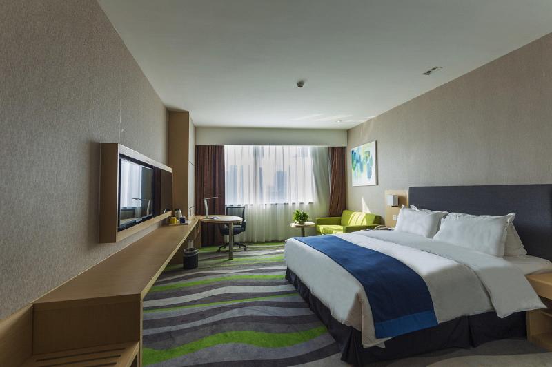 Номер Стандарт Кровать Кинг Адаптированный для Инвалидов, Holiday Inn Express Jinan High Tech Zone, An Ihg