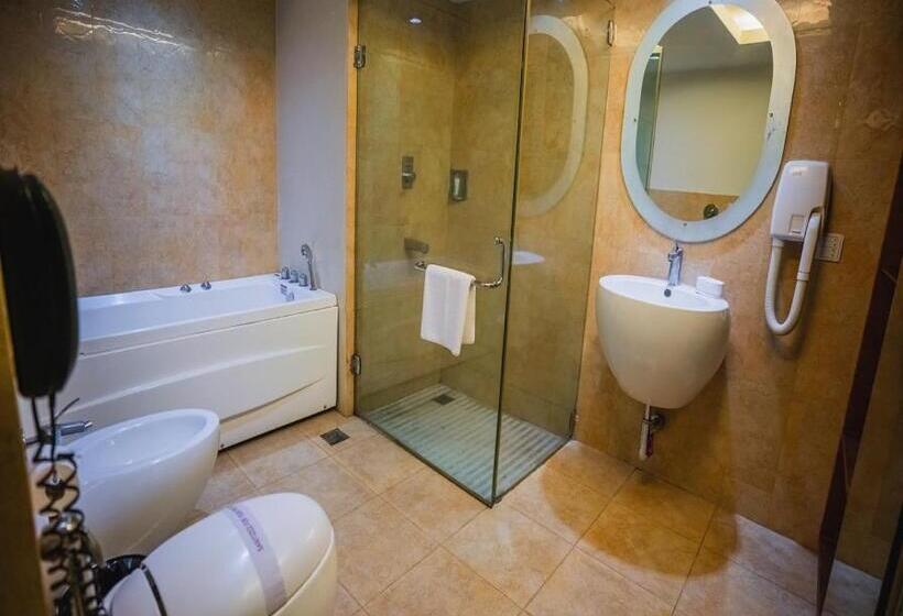 Люкс, Barsana Hotel & Resort Siliguri