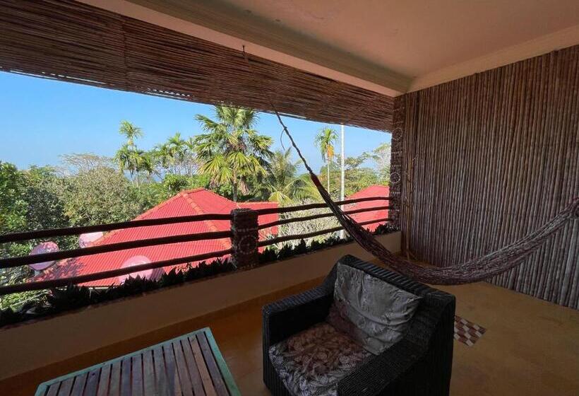 غرفة قياسية مزوَّدة بشُرفة, Kep Lodge