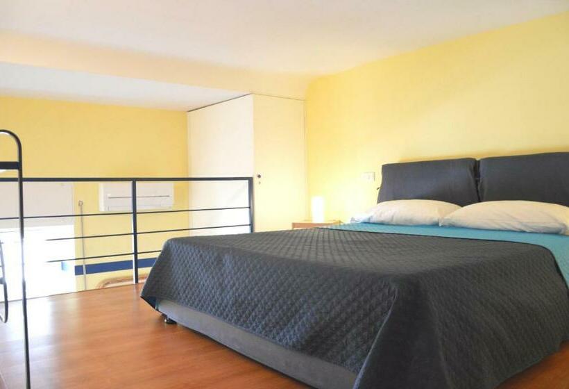 Студия Стандарт, Sorrento Guest House