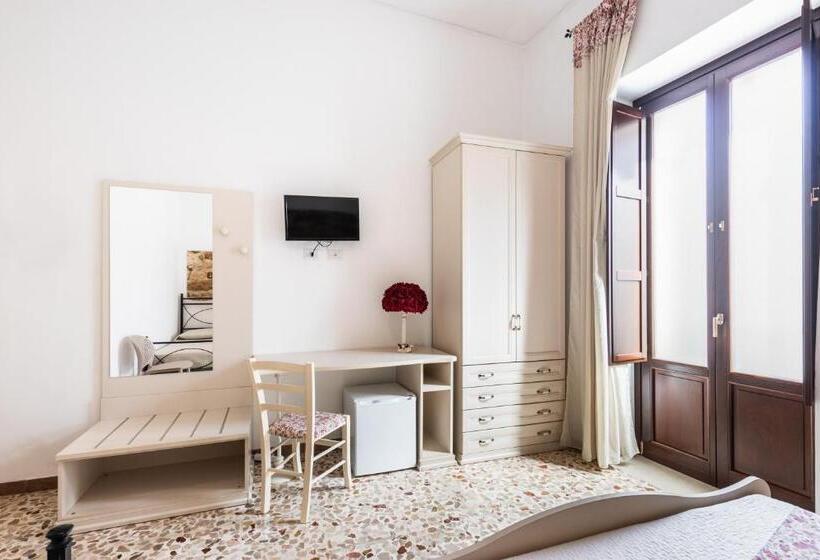 标准三人间, Morfeo Charming Rooms & Relax