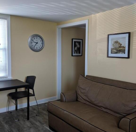 Номер Стандарт 2 Двуспальные Кровати, Clarence Inn Extended Stay