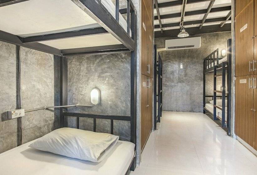공동 객실, Slumber Party Phi Phi