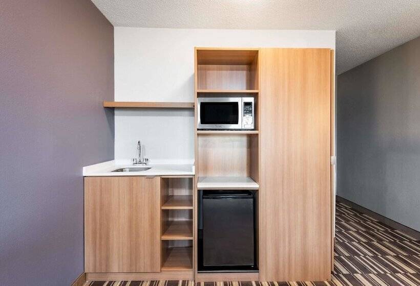 Люкс, Microtel Inn & Suites By Wyndham Beaver Falls