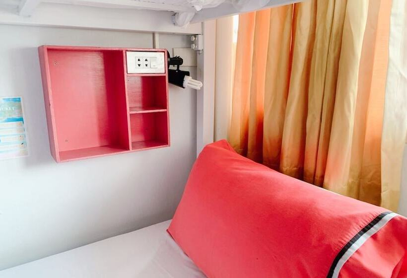 تختخواب در اتاق مشترک, Sleep Sheep Phuket Hostel Sha