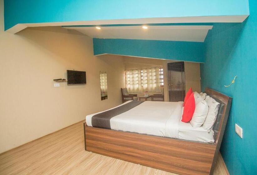 اتاق کلاسیک سه تخته, Collection O Hotel Oak Ridge