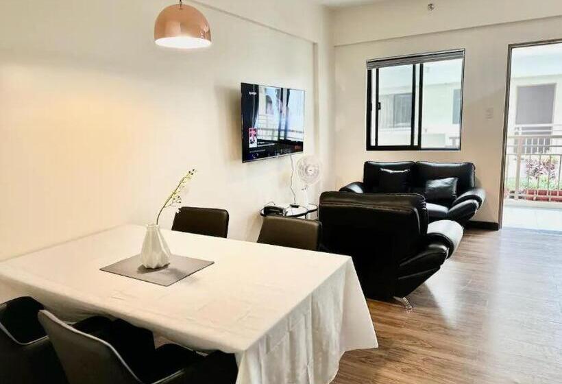 سوییت با چشم‌انداز کوه, Two Suite At Bristle Ridge   Baguio City 2br