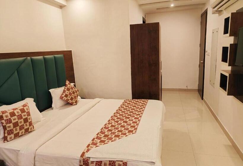 اتاق استاندارد چهار تخته, Krone A Family Hotel Near Igi Airport