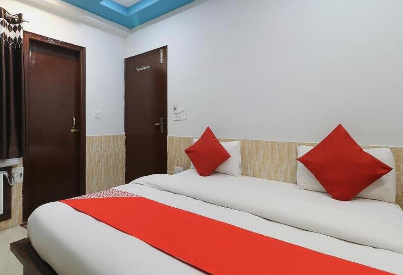اتاق کلاسیک سه تخته, Flagship Shiv Ganga Home Stay