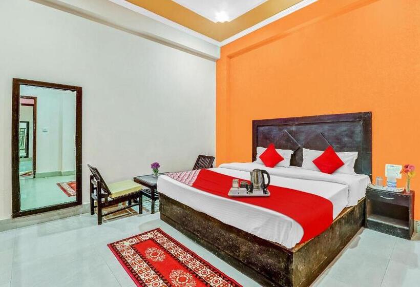 اتاق کلاسیک سه تخته, Flagship Shiv Ganga Home Stay