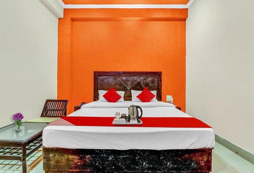 اتاق کلاسیک سه تخته, Flagship Shiv Ganga Home Stay