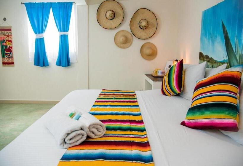 اتاق لوکس با تخت بزرگ, Hidalgo Boutique Rooms